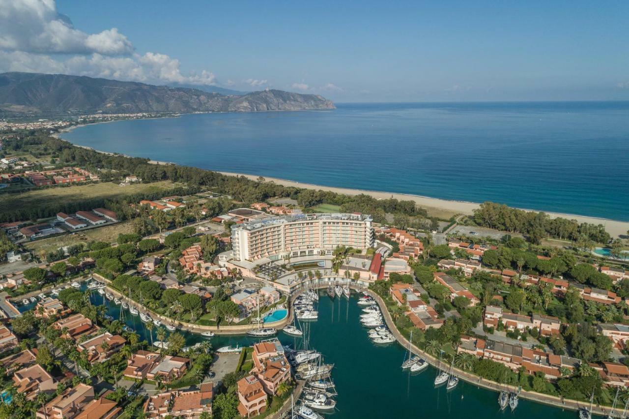 Residence Delfino, Portorosa Furnari Exterior foto