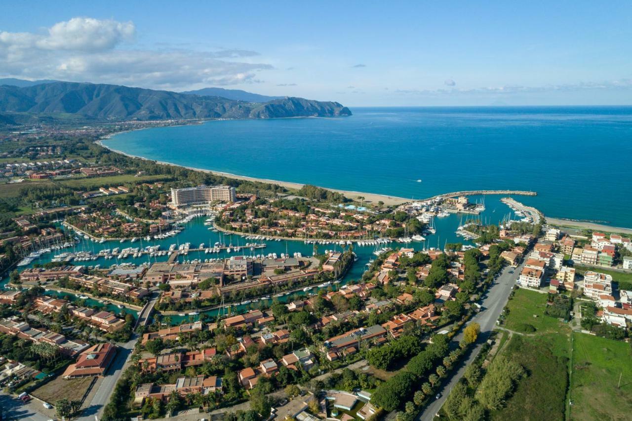 Residence Delfino, Portorosa Furnari Exterior foto