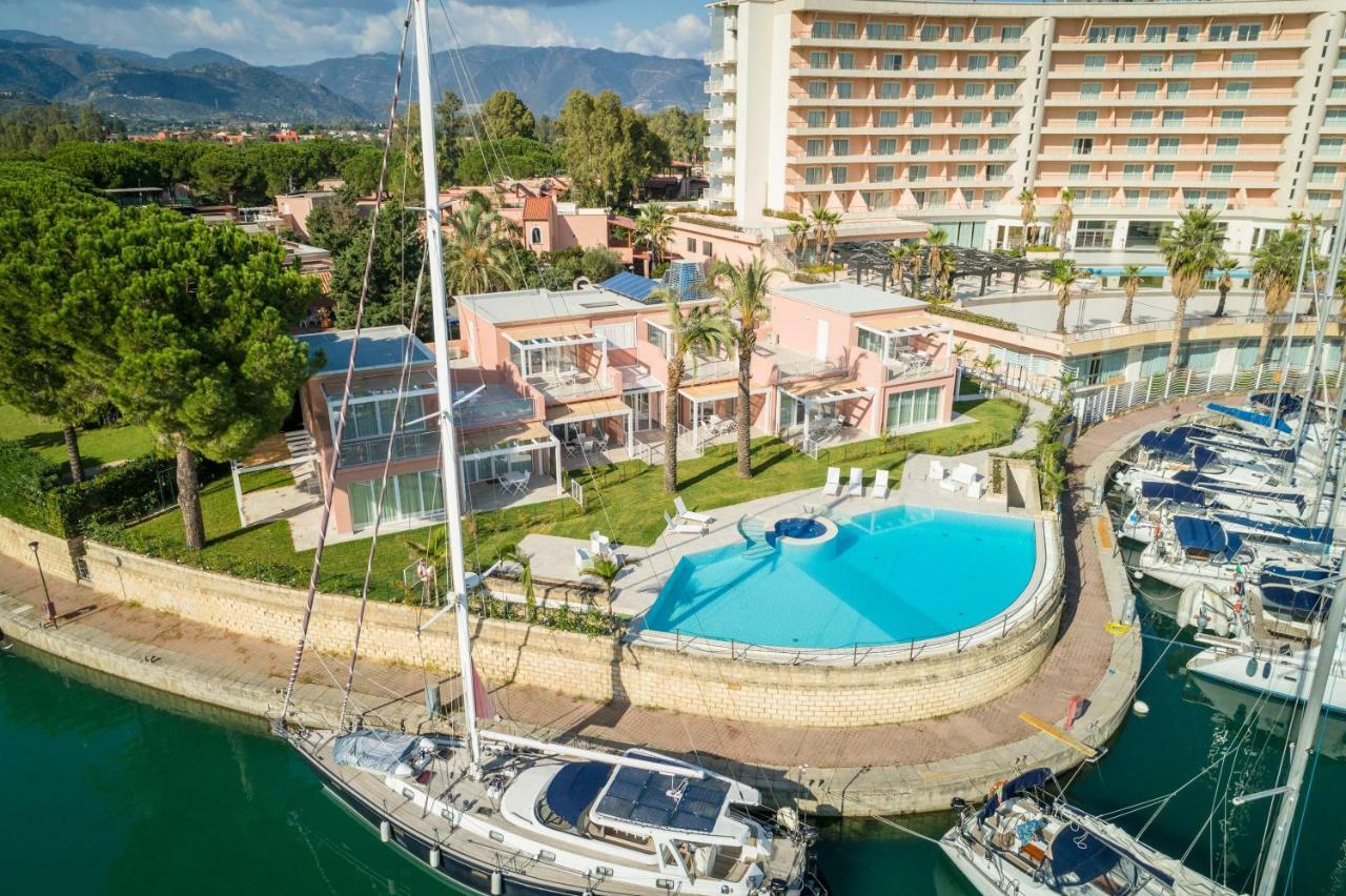 Residence Delfino, Portorosa Furnari Exterior foto