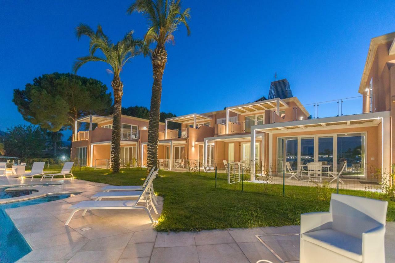 Residence Delfino, Portorosa Furnari Exterior foto