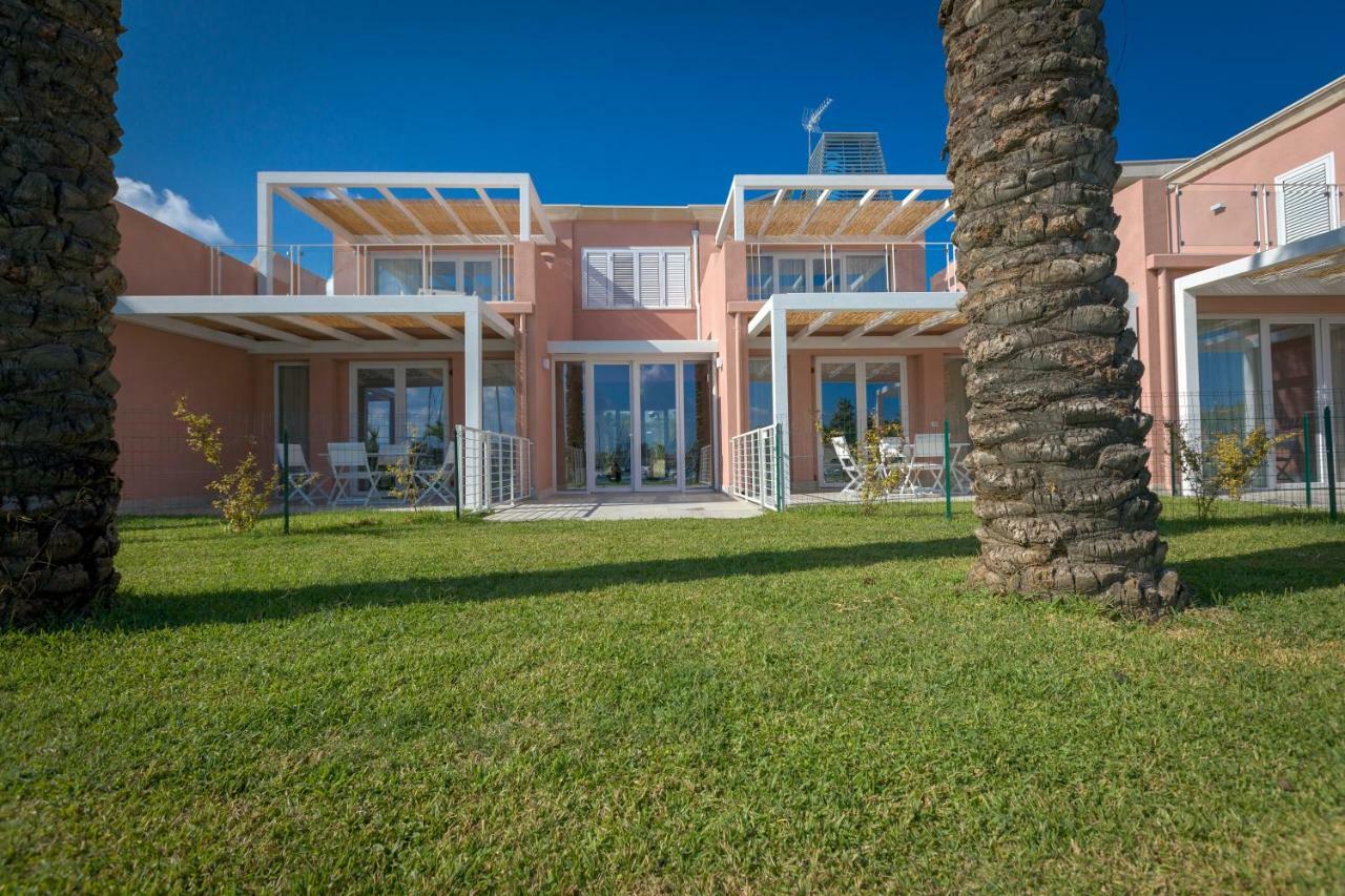 Residence Delfino, Portorosa Furnari Exterior foto