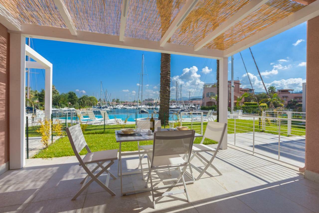 Residence Delfino, Portorosa Furnari Exterior foto